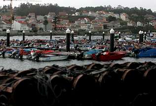 Las trabas burocráticas impiden la legalización de media flota gallega