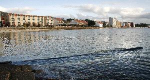 La Xunta estudia que se adelante la eliminación de vertidos en el litoral arousano