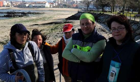 Mariscadoras de Vilaxoán, pendientes del recurso contra la denegación del permex