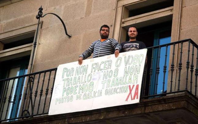 Los marineros de Carril paralizan su protesta en Portos a la espera de la propuesta de reorganización