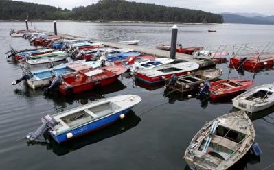 Portos revisará las embarcaciones y los amarres en el puerto de Carril
