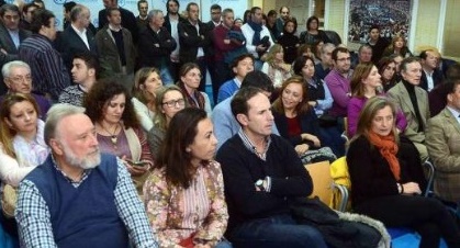 El plan de acuicultura crispa el ambiente de la asamblea del PP en Pontevedra