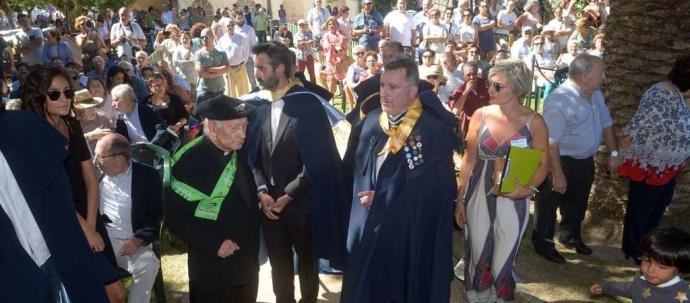 El alcalde Varela resucita sus discrepancias con Villanueva en el acto de la Festa da Ameixa