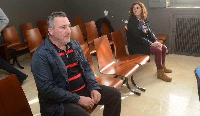 Villanueva y la exsecretaria de la cofradía se enfrentan en el juzgado por el polémico despido